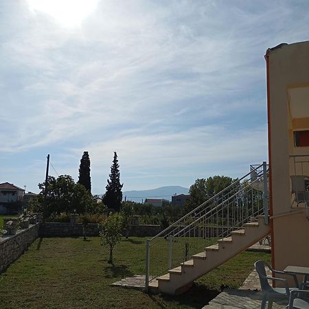 חיליאדו Lighthouse Apartments מראה חיצוני תמונה